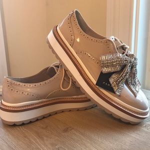 Platform Oxford Track Sole Wing Tips with Bow